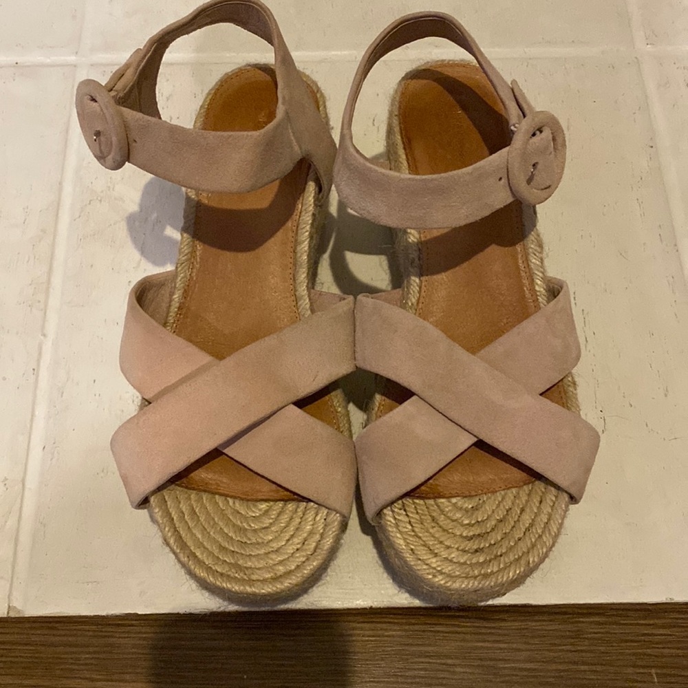 Halogen wedges mauve color